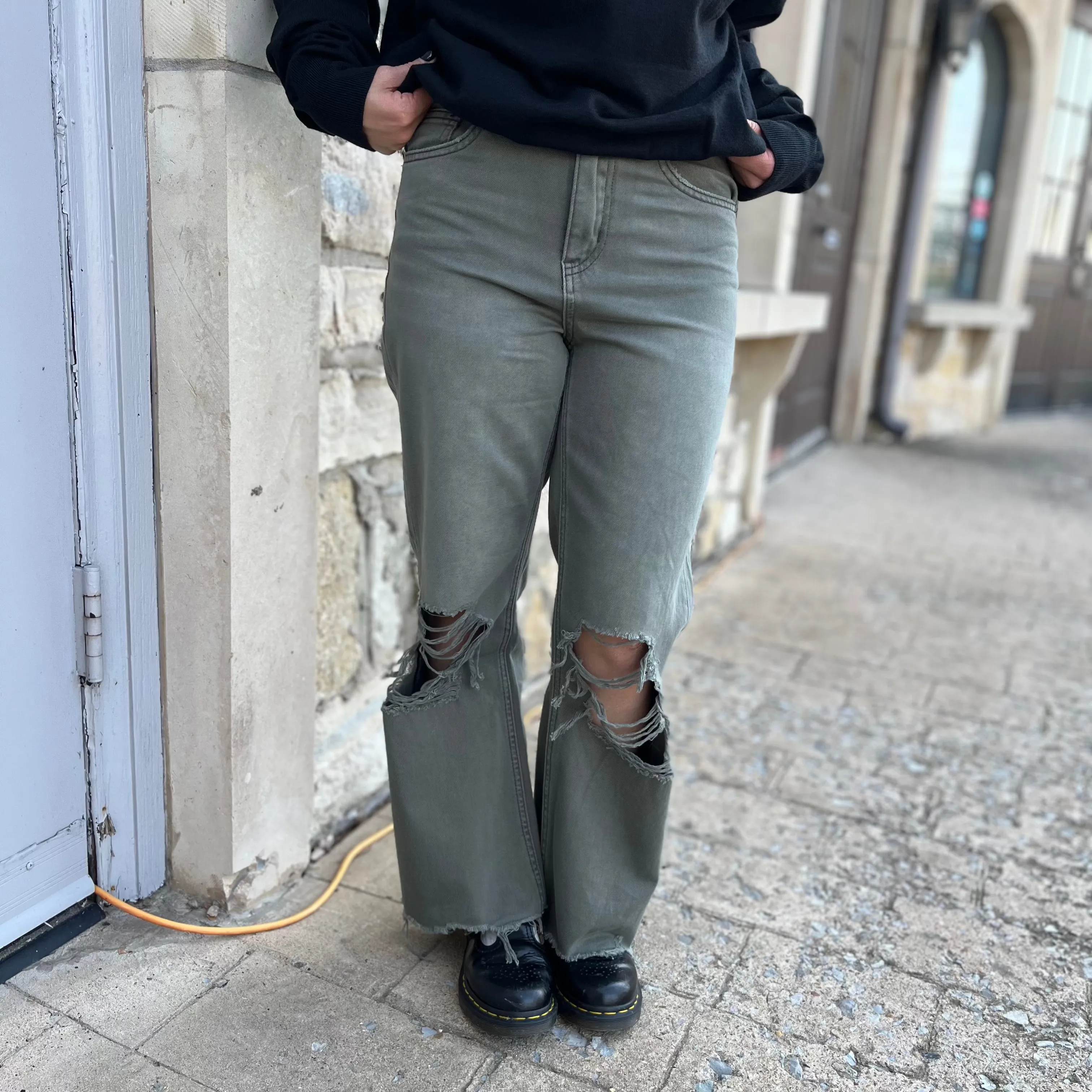 Billie 90's Distressed Vintage Crop Jeans in Washed Olive