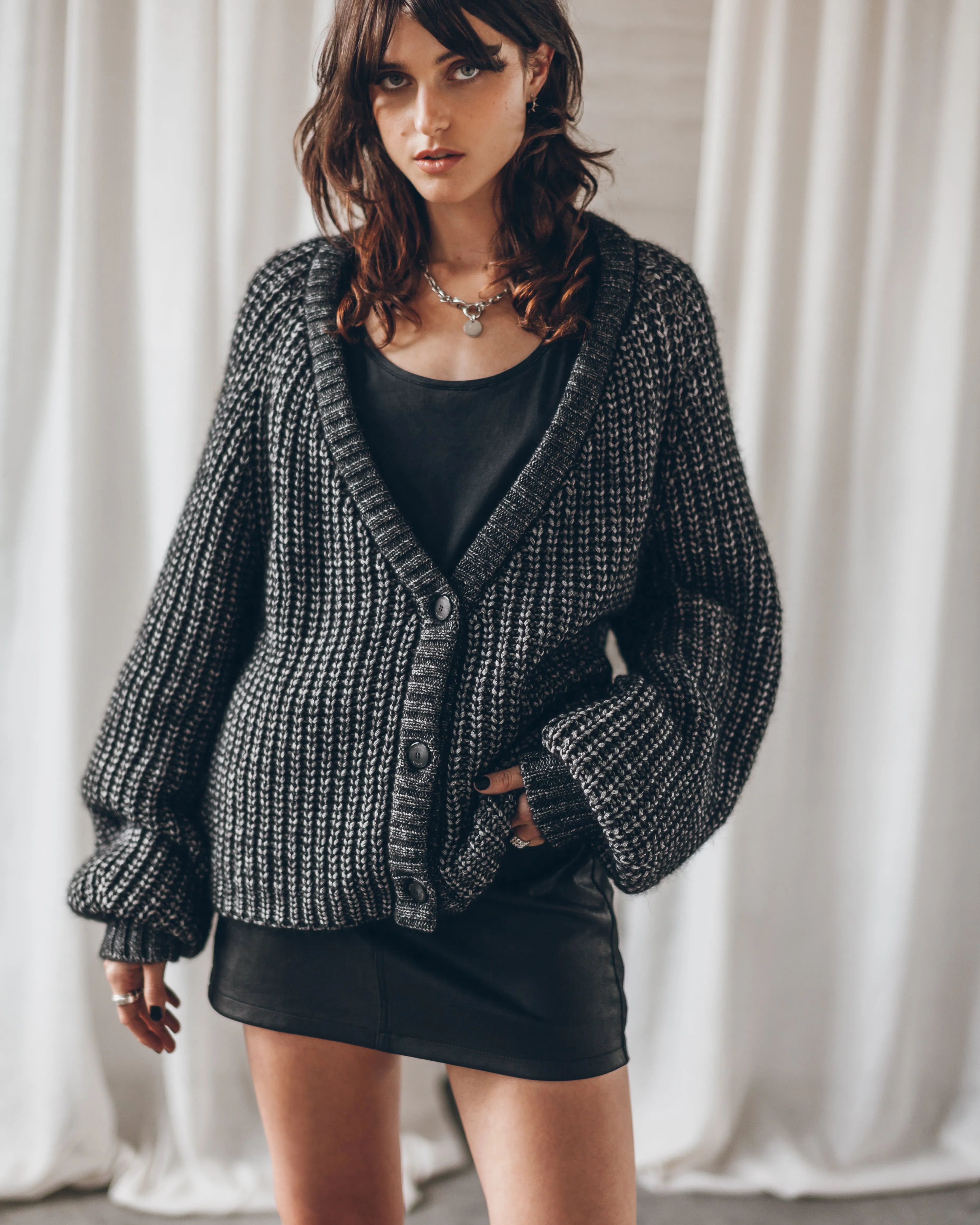 Cardigan The Dark Short Knitted