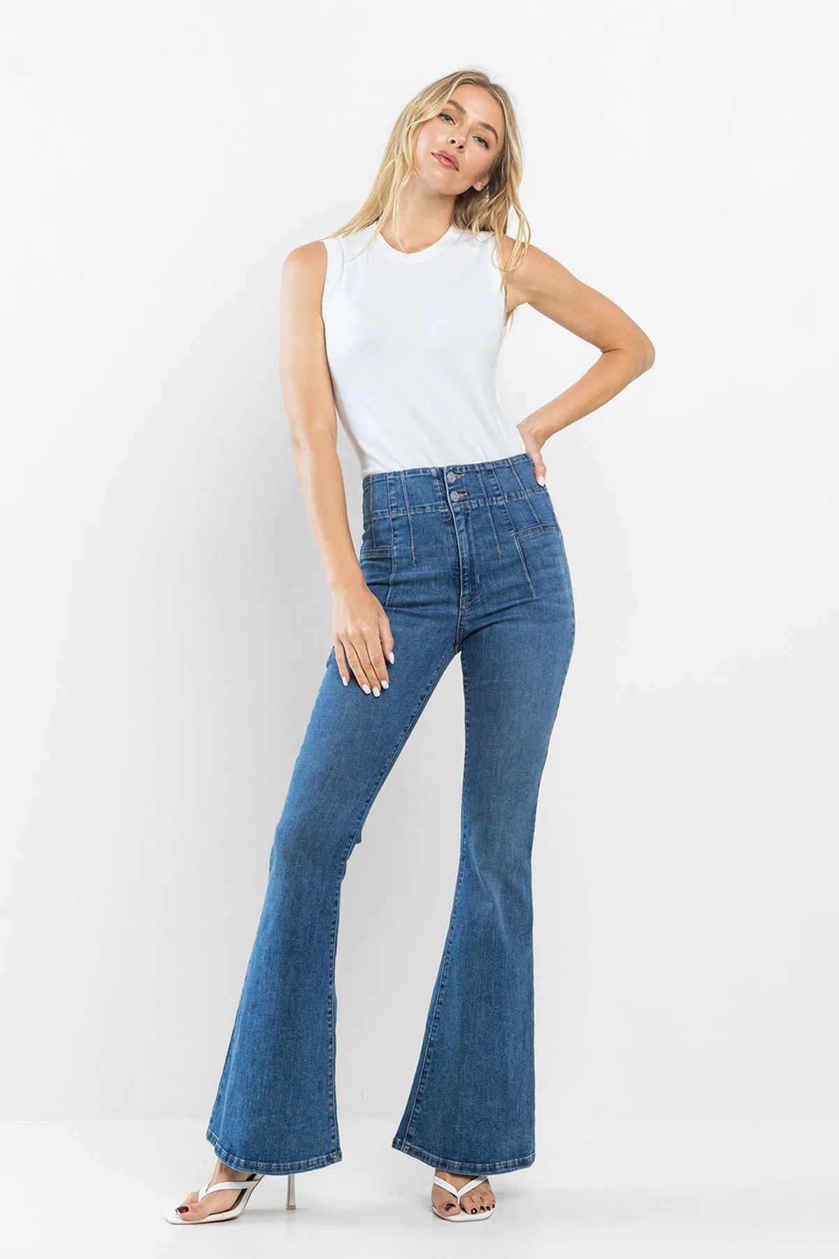 HIGH RISE TWO BUTTON FLARE JEANS IN MEDIUM DARK / SP-P12295