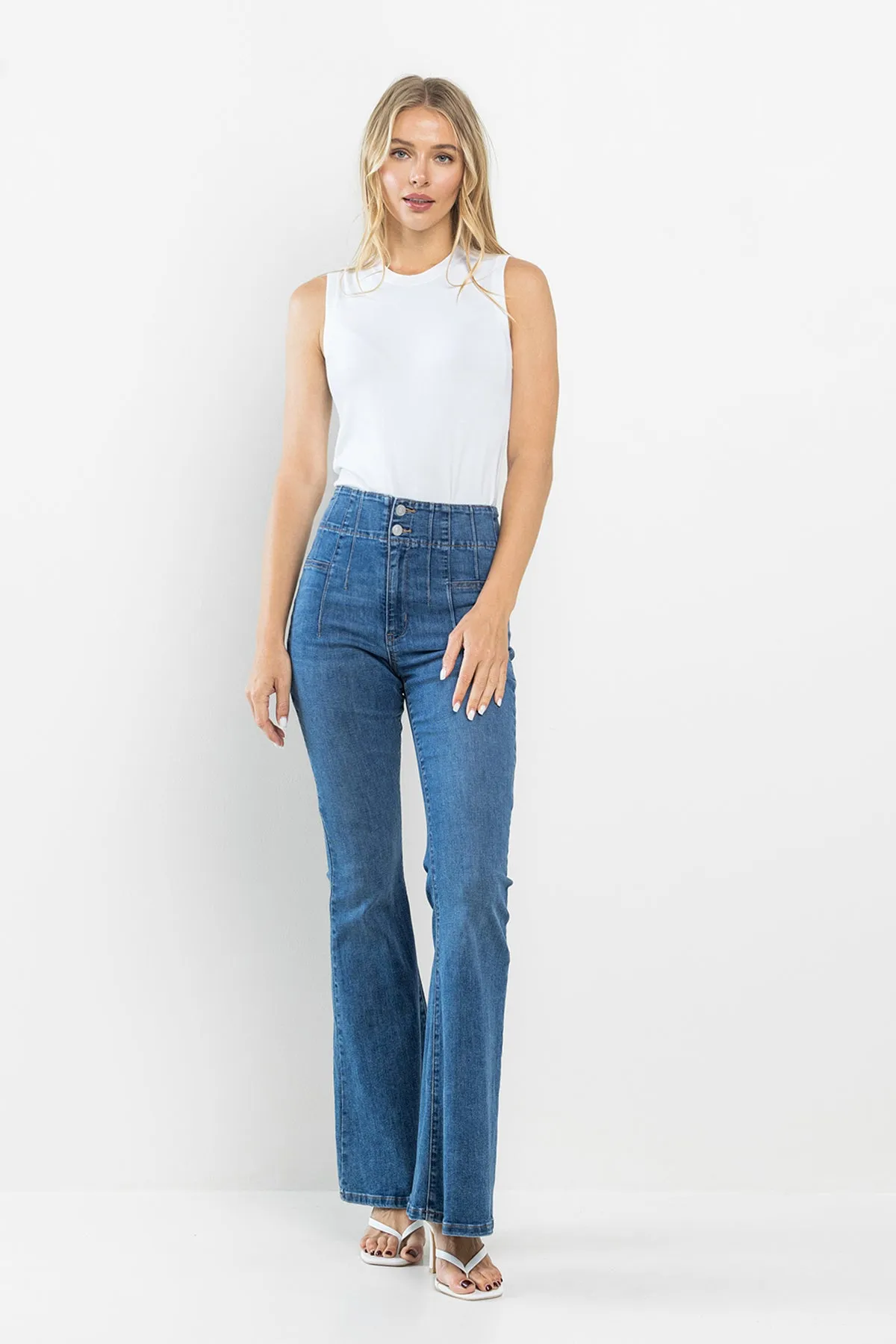 HIGH RISE TWO BUTTON FLARE JEANS IN MEDIUM DARK / SP-P12295