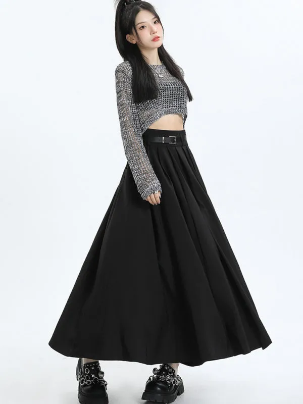 Women's A-line pleated skirt with wide hem