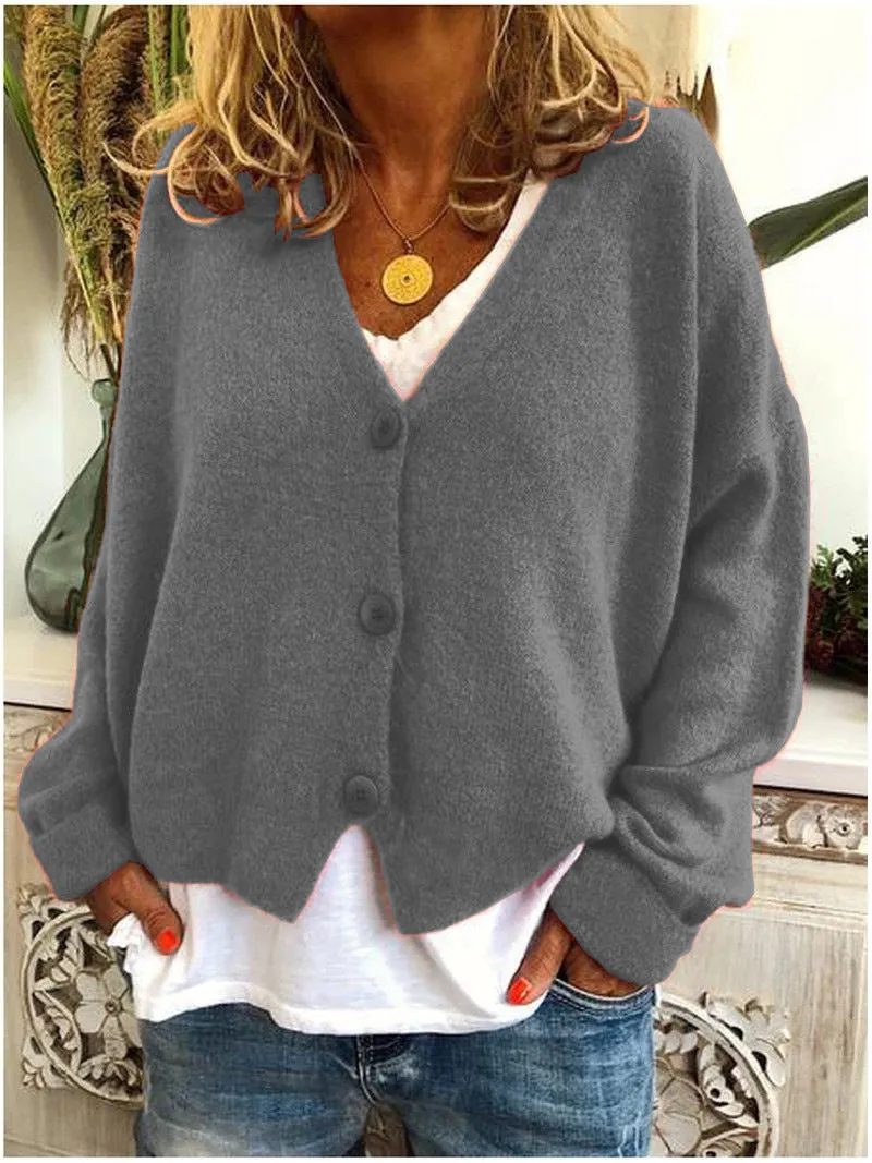 Women's Warm Short V-neck Cardigan with Buttons | Ideal for Autumn/Winter